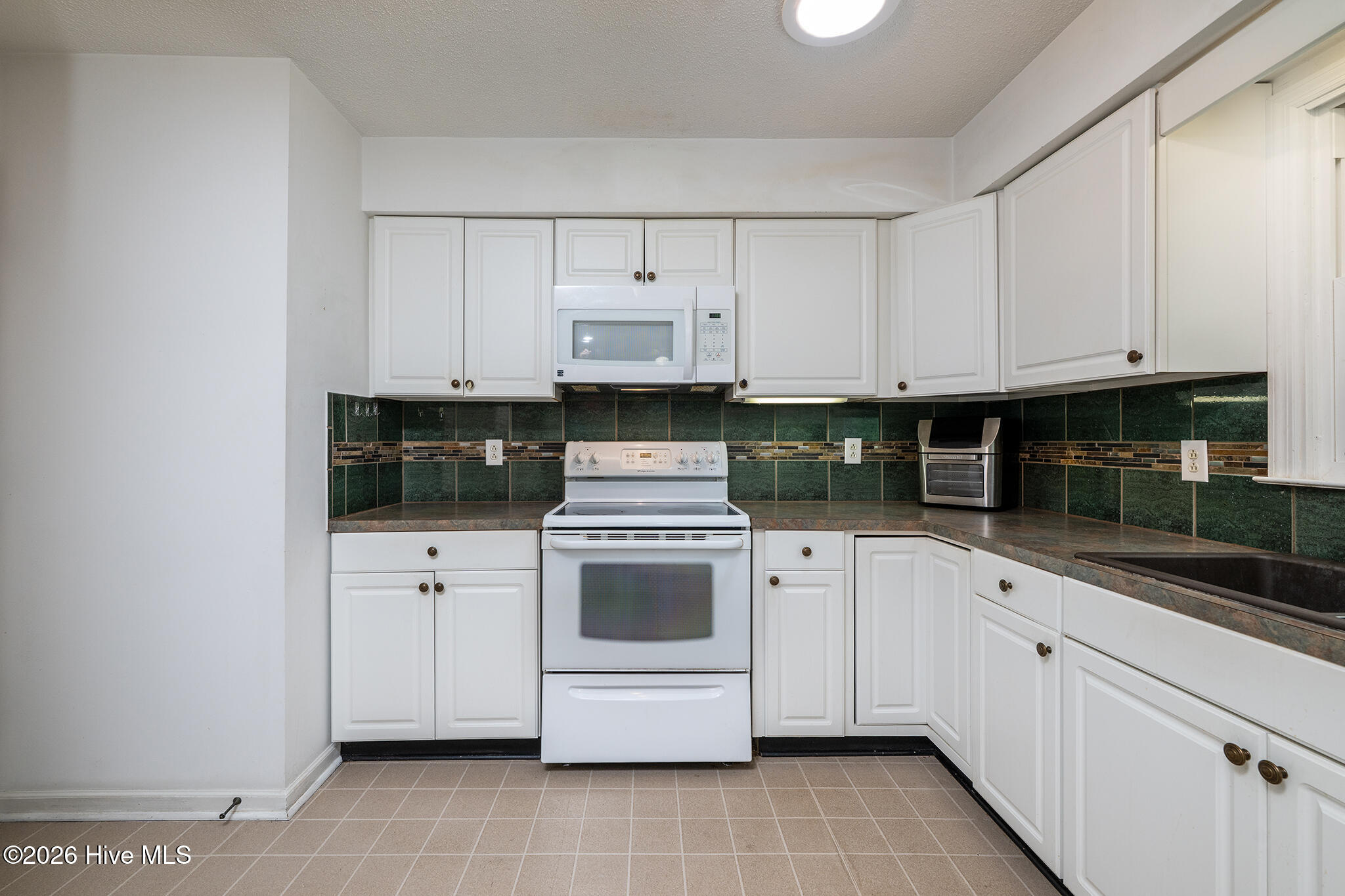 5101 Sand Ridge Road New Bern, NC 28560 - Photo 15 of 48 Kitchen