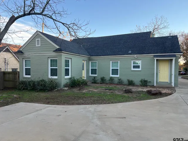 $1,950 | 514 East Charnwood Street, Tyler, TX 75701