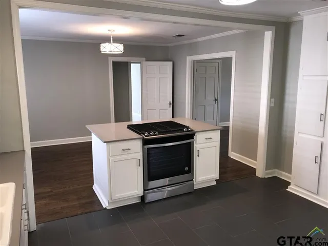 $1,950 | 514 East Charnwood Street, Tyler, TX 75701