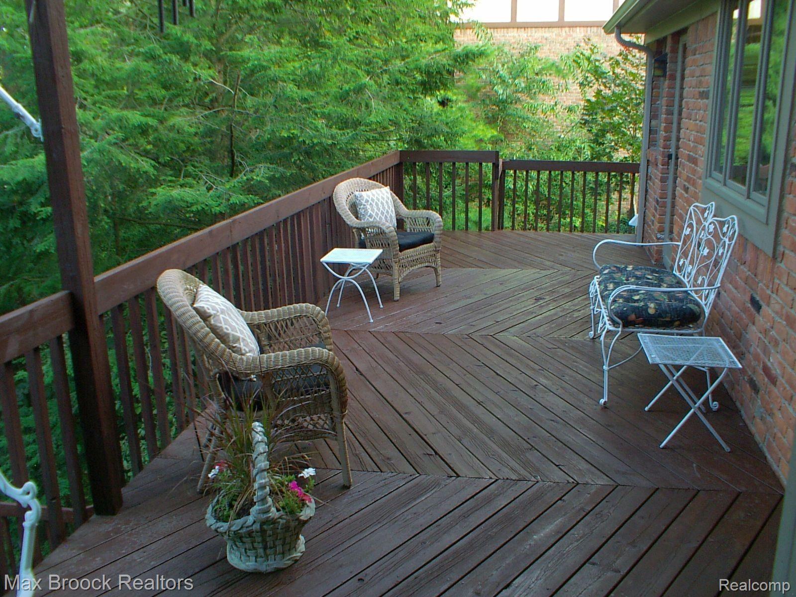3114 Quail Ridge Circle Rochester, MI 48309 - Photo 36 of 51 Main floor deck