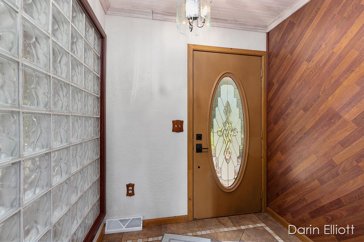 6734 Gould Road, Unit 1 Saranac, MI 48881 - Photo 5 of 43 IMG_1003