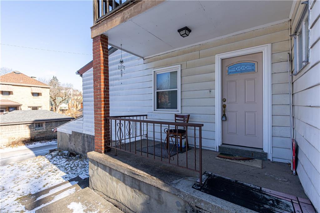 659 Montclair Street Pittsburgh, PA 15217 - Photo 5 of 18 a balcony with furniture