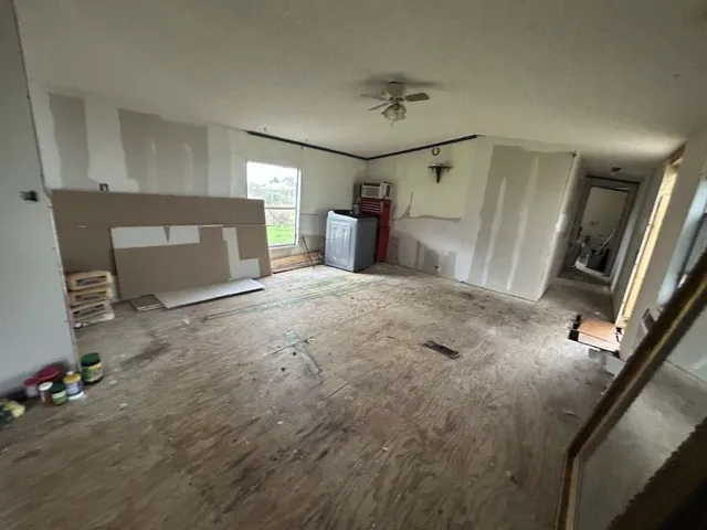 $173,999 | 6430 Brockstein Road, Sealy, TX 77474