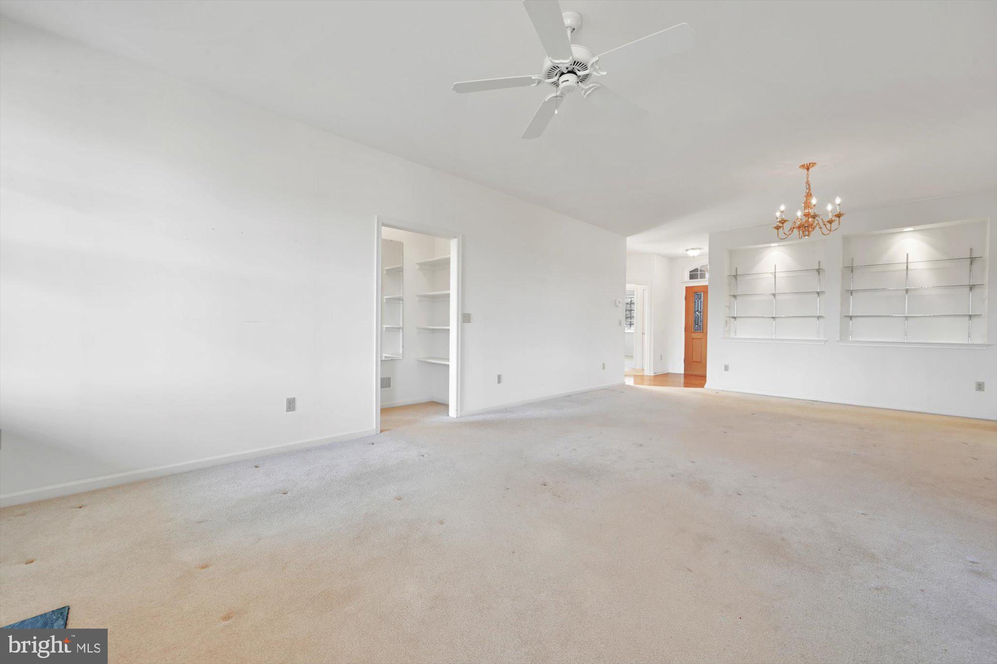 316 Stone Creek Road Lancaster, PA 17603 - Photo 4 of 28 Dining/Living room