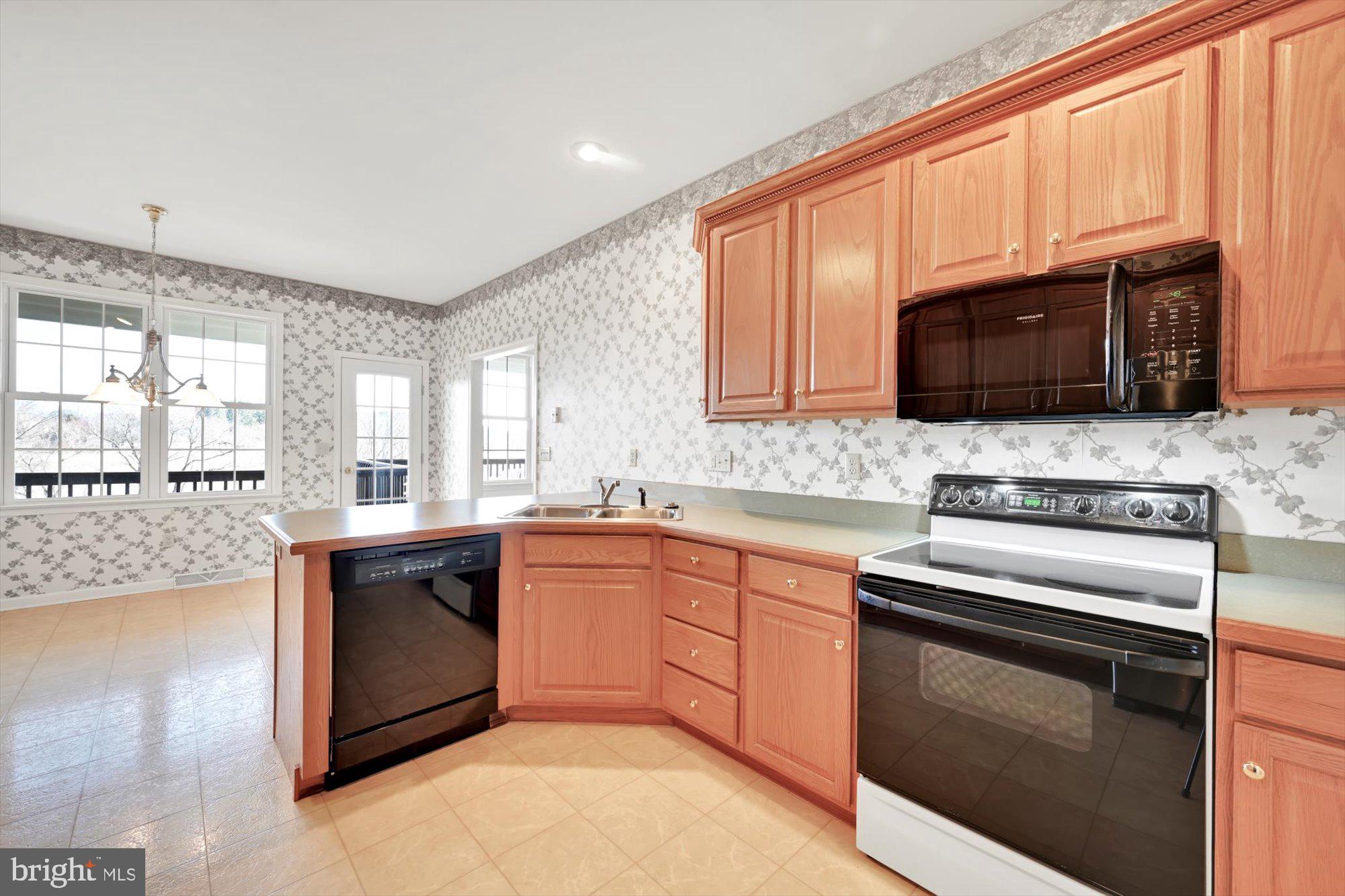 316 Stone Creek Road Lancaster, PA 17603 - Photo 7 of 28 Kitchen