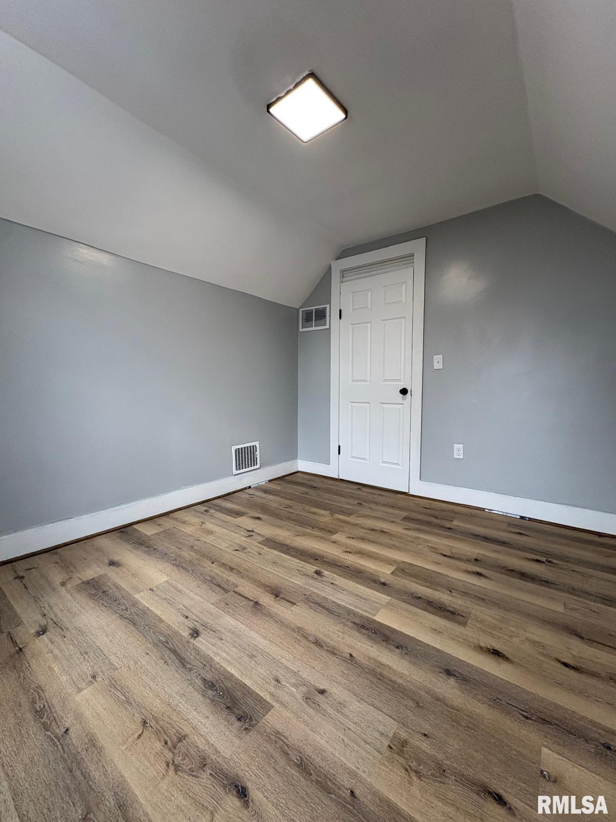 1045 Osburn Avenue Springfield, IL 62702 - Photo 20 of 31