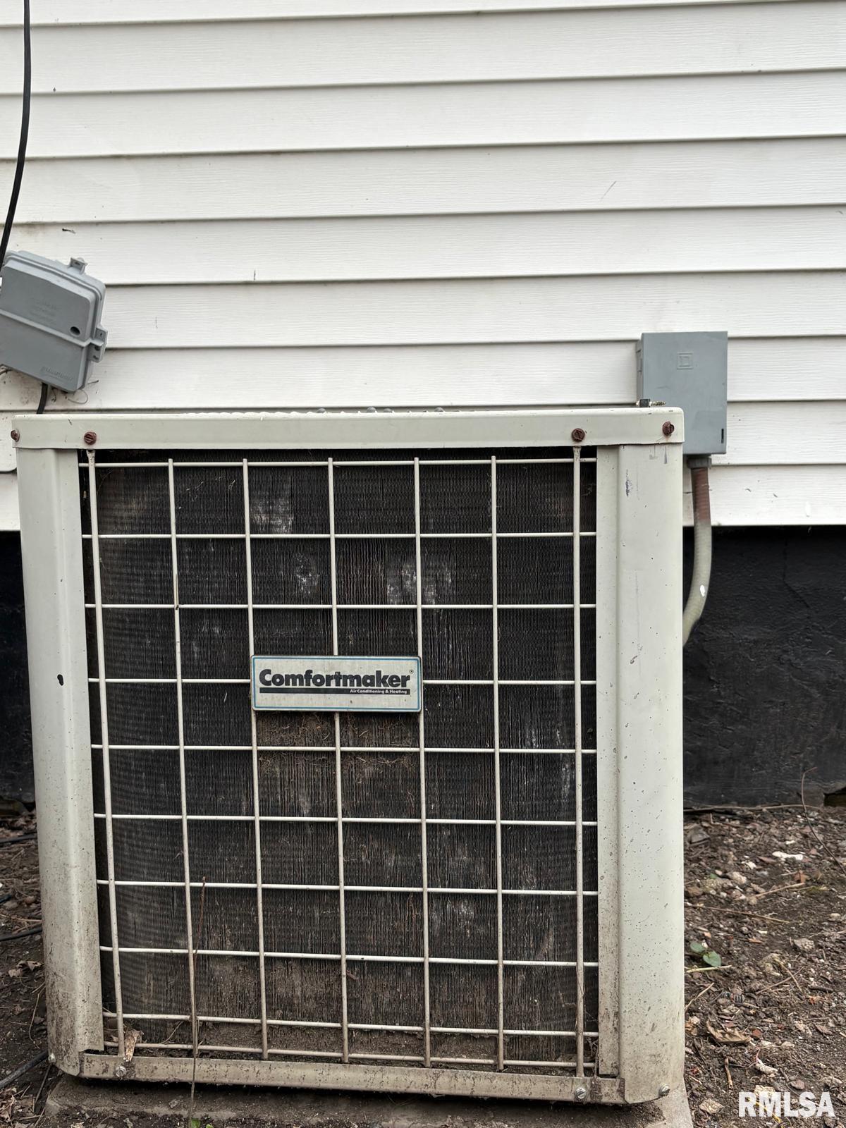 1045 Osburn Avenue Springfield, IL 62702 - Photo 27 of 31