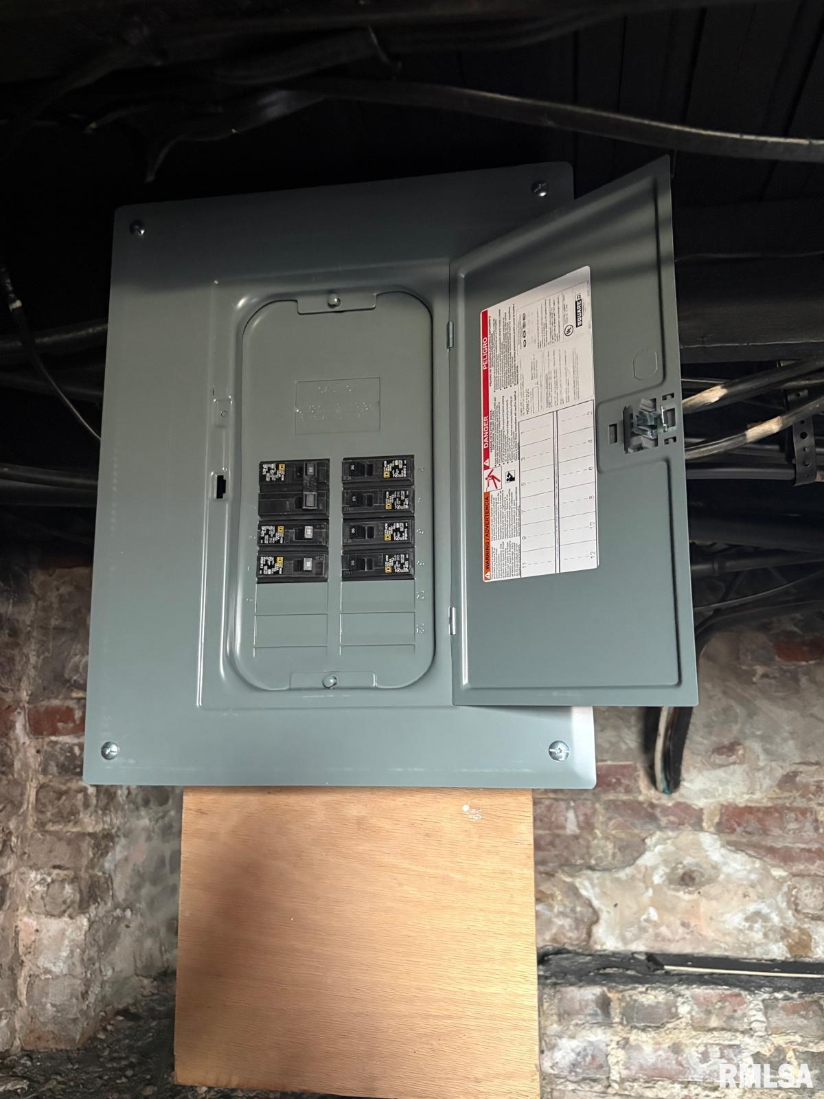 1045 Osburn Avenue Springfield, IL 62702 - Photo 29 of 31