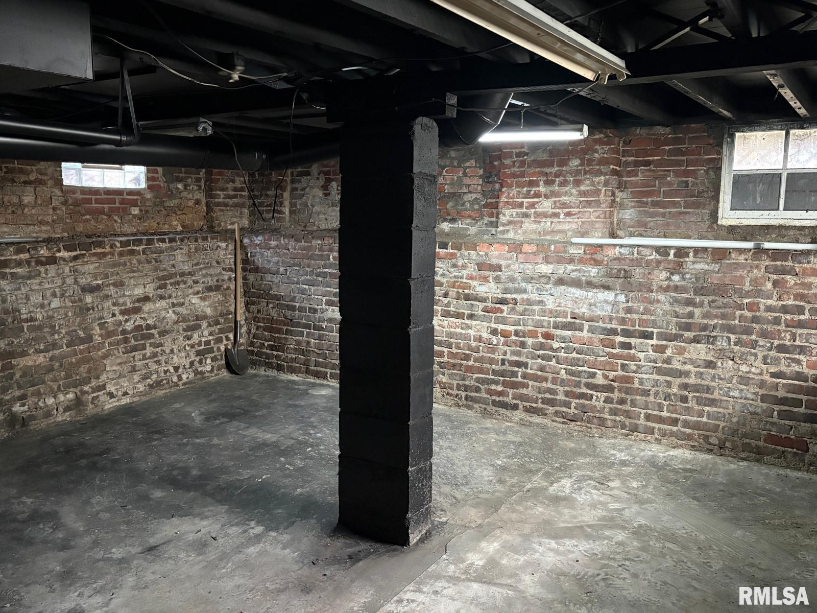 1045 Osburn Avenue Springfield, IL 62702 - Photo 30 of 31