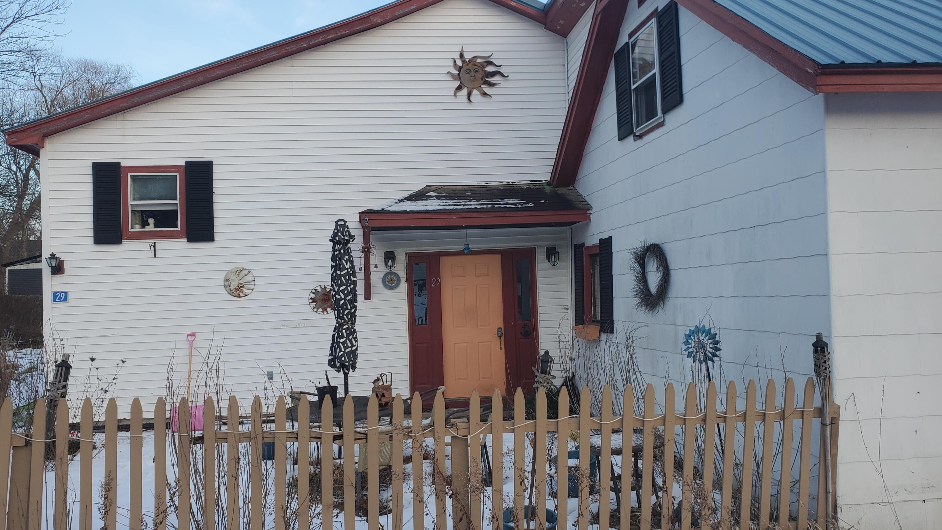 29 Oak Street Bucksport, ME 04416 - Photo 2 of 51 20260113_160233