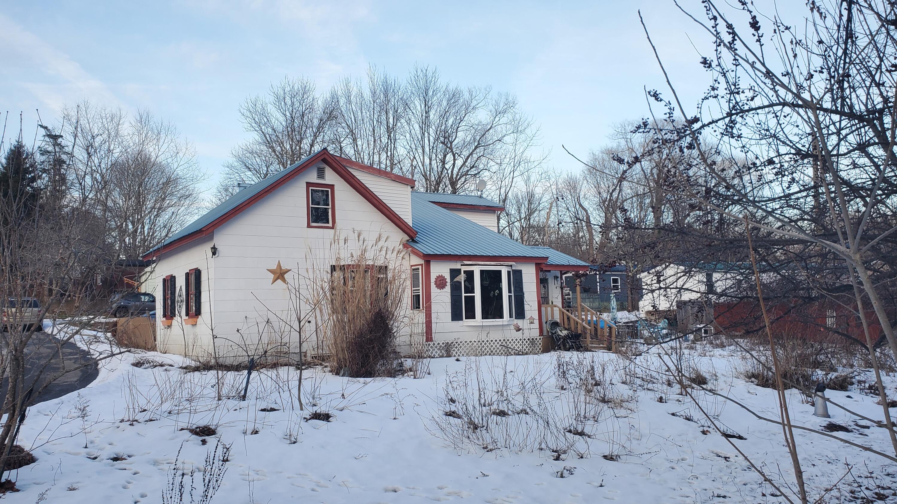 29 Oak Street Bucksport, ME 04416 - Photo 4 of 51 20260113_160116