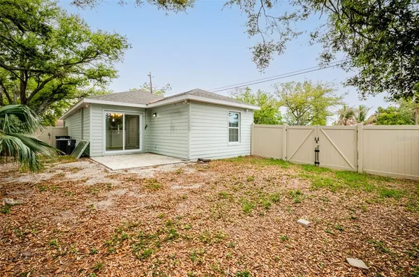 $329,000 | 1101 2nd Street West, Bradenton, FL 34205