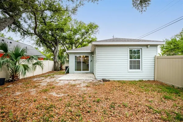 $329,000 | 1101 2nd Street West, Bradenton, FL 34205
