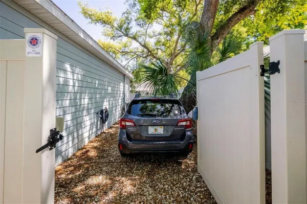 $329,000 | 1101 2nd Street West, Bradenton, FL 34205
