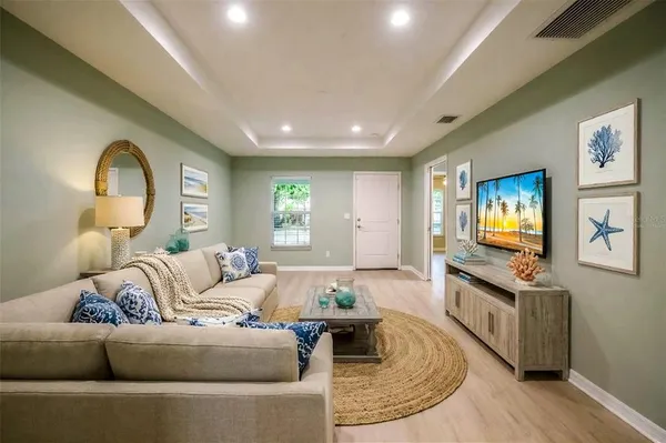 $329,000 | 1101 2nd Street West, Bradenton, FL 34205