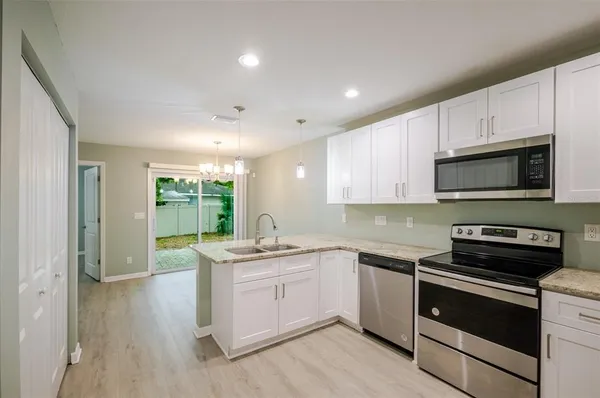$329,000 | 1101 2nd Street West, Bradenton, FL 34205