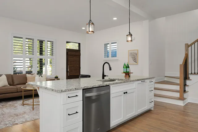 $625,000 | 5685 Lee Avenue, Chattanooga, TN 37409