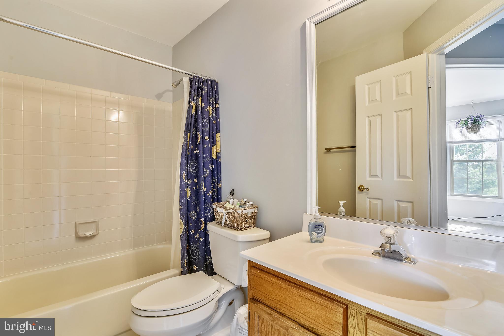 46826 Rabbitrun Terrace Sterling, VA 20164 - Photo 23 of 35 Bathroom 2