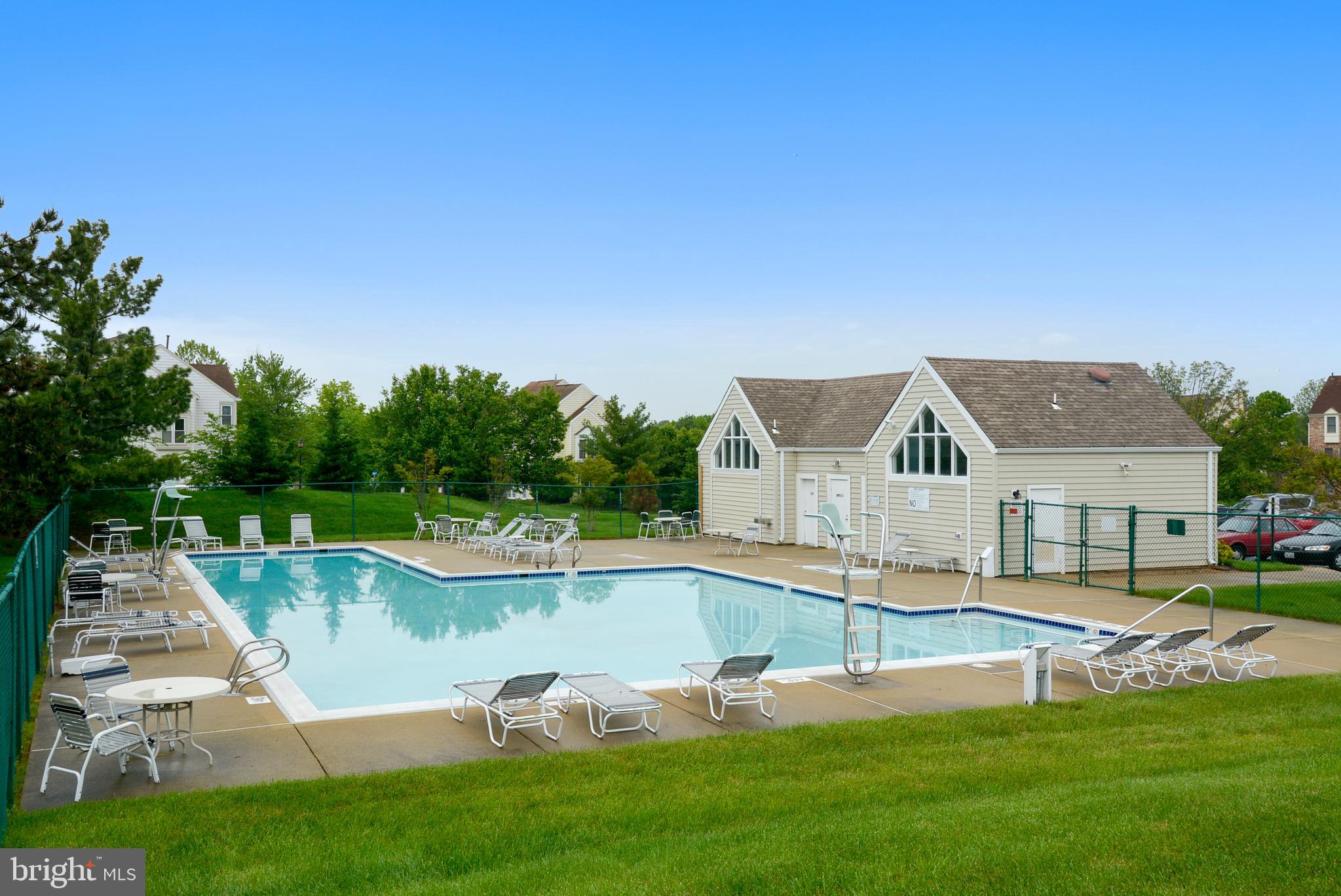 46826 Rabbitrun Terrace Sterling, VA 20164 - Photo 34 of 35 Community Pool
