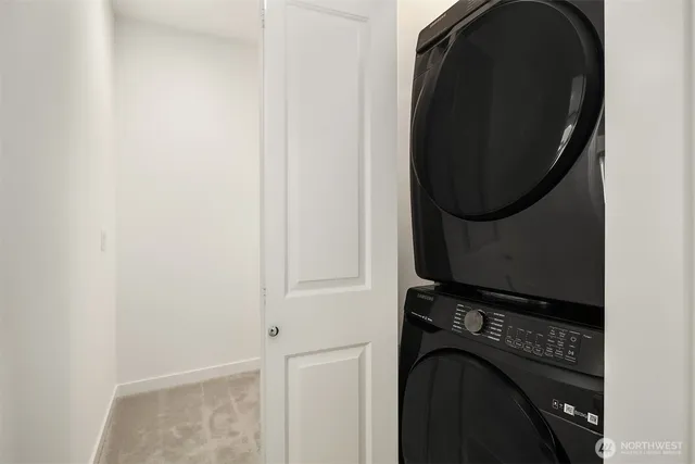 a close up view of a washer and dryer
