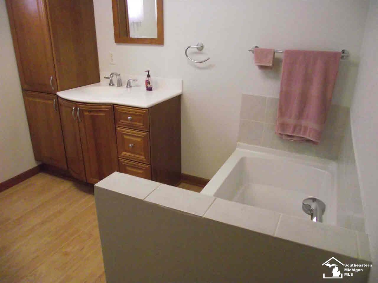 1450 Samaria Road Temperance, MI 48182 - Photo 11 of 25 20438045-10.JPG