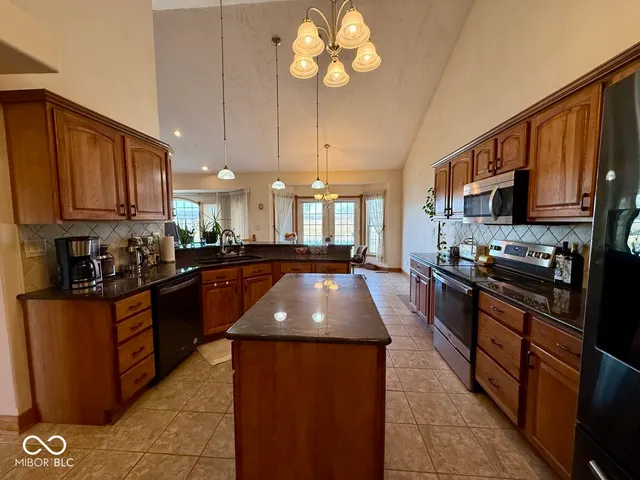 $499,900 | 6483 Private Road 310 West, Brazil, IN 47834