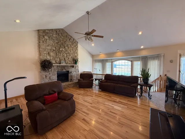 $499,900 | 6483 Private Road 310 West, Brazil, IN 47834