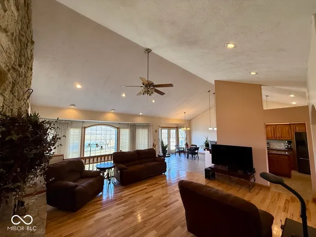 $499,900 | 6483 Private Road 310 West, Brazil, IN 47834