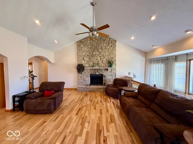 $499,900 | 6483 Private Road 310 West, Brazil, IN 47834