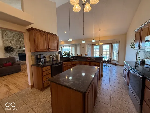 $499,900 | 6483 Private Road 310 West, Brazil, IN 47834