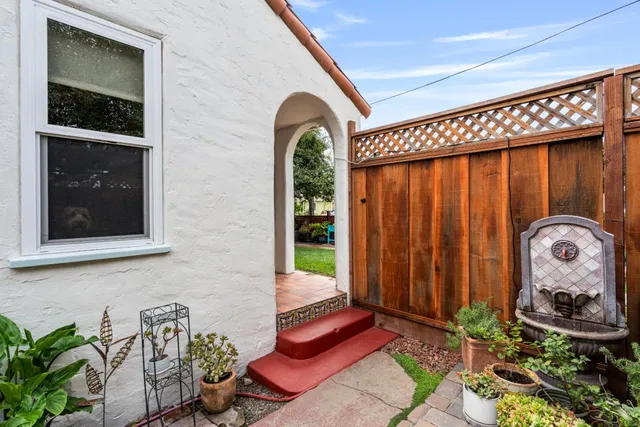 a view of lobby with furniture