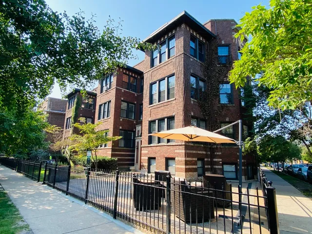 $2,900 | 7644 North Eastlake Terrace, Unit 2, Chicago, IL 60626