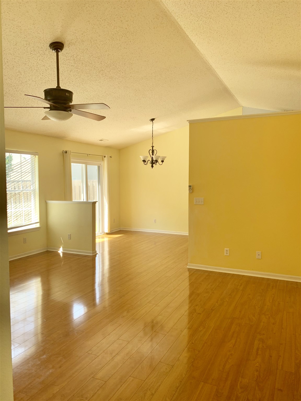 912 Springwater Road Kokomo, IN 46902 - Photo 3 of 8