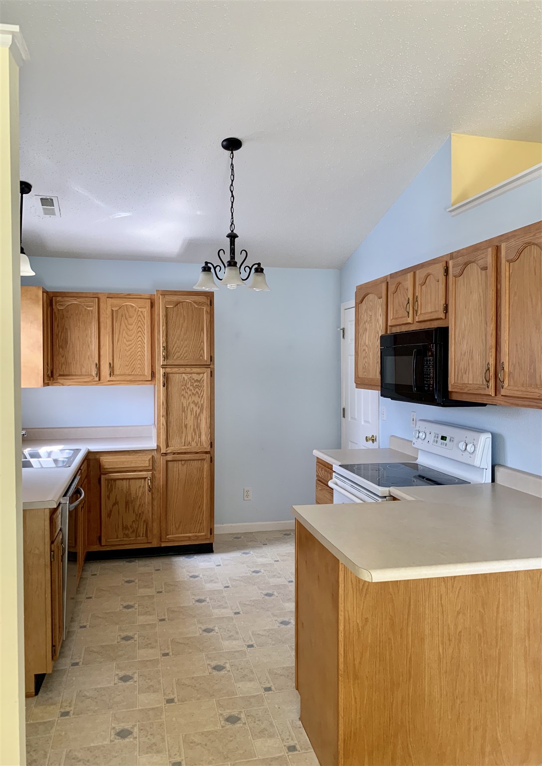 912 Springwater Road Kokomo, IN 46902 - Photo 4 of 8