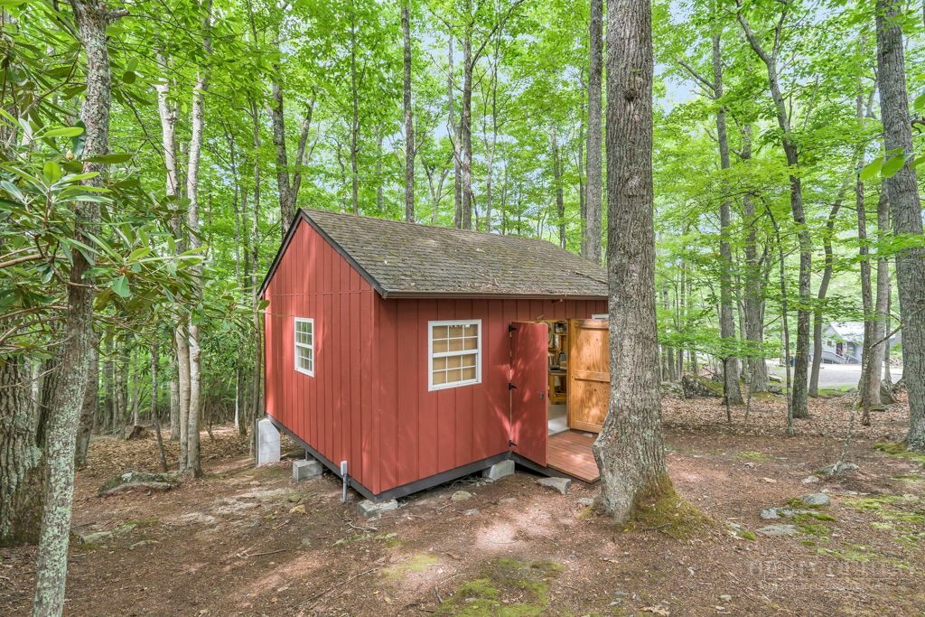 825 Pine Ridge Road Beech Mountain, NC 28604 - Photo 23 of 36