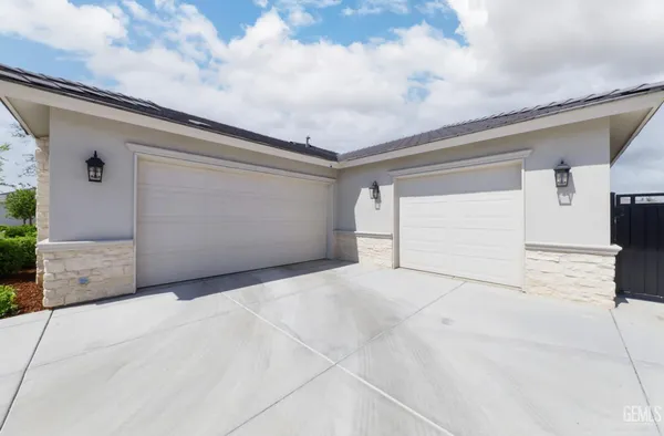 $1,195,000 | Undisclosed Address, Bakersfield, CA 93314