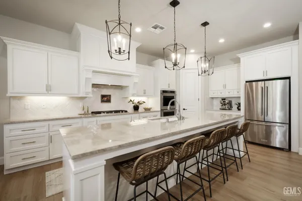 $1,195,000 | Undisclosed Address, Bakersfield, CA 93314