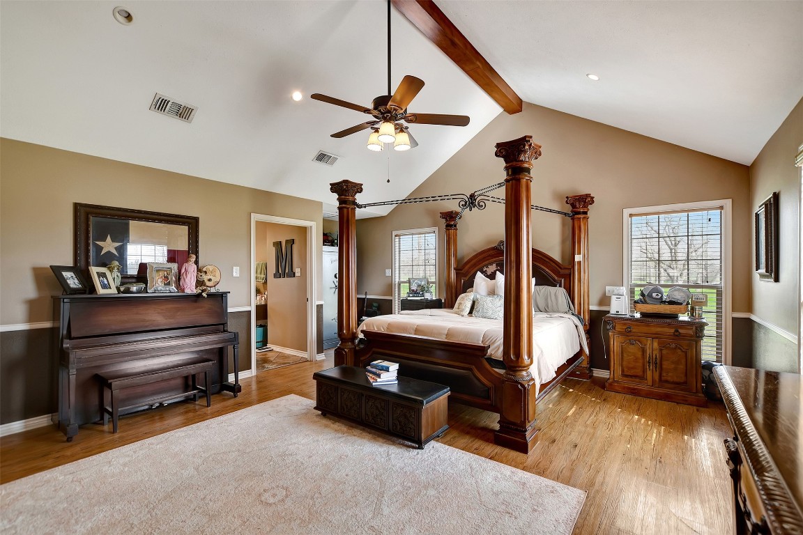 599 County Road 295 Garrison, TX 75946 - Photo 20 of 50 a bed room with furniture and a wooden floor