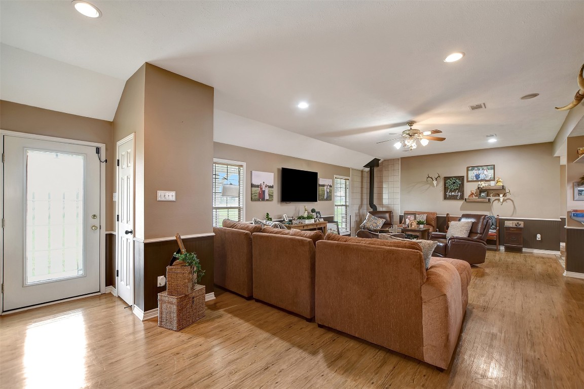 599 County Road 295 Garrison, TX 75946 - Photo 6 of 50 a living room with furniture and a flat screen tv