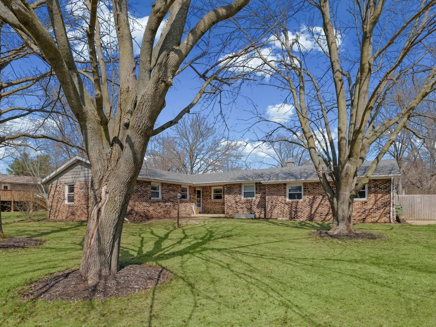 207 Timberview Drive Mahomet, IL 61853 - Photo 3 of 34