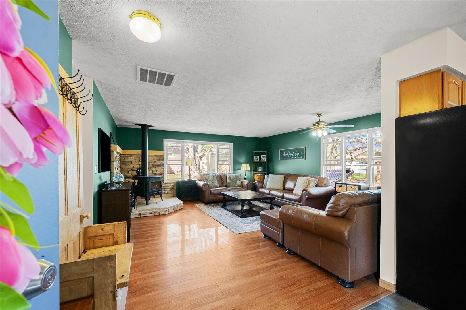 207 Timberview Drive Mahomet, IL 61853 - Photo 4 of 34