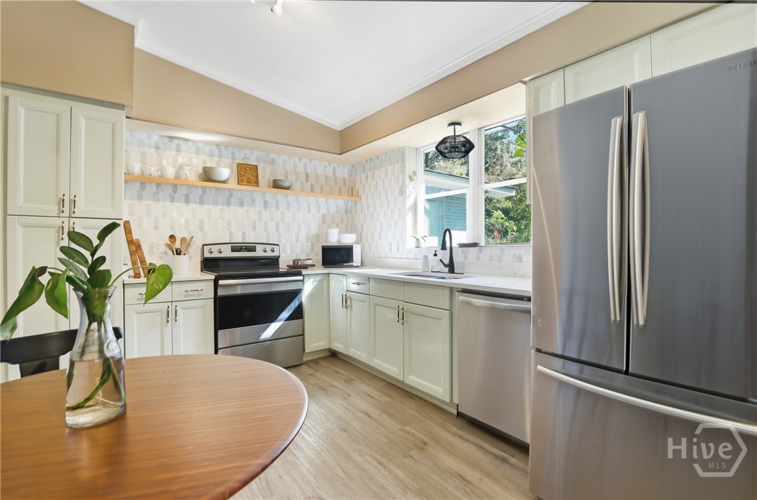 306 Woodley Road Savannah, GA 31419 - Photo 3 of 50