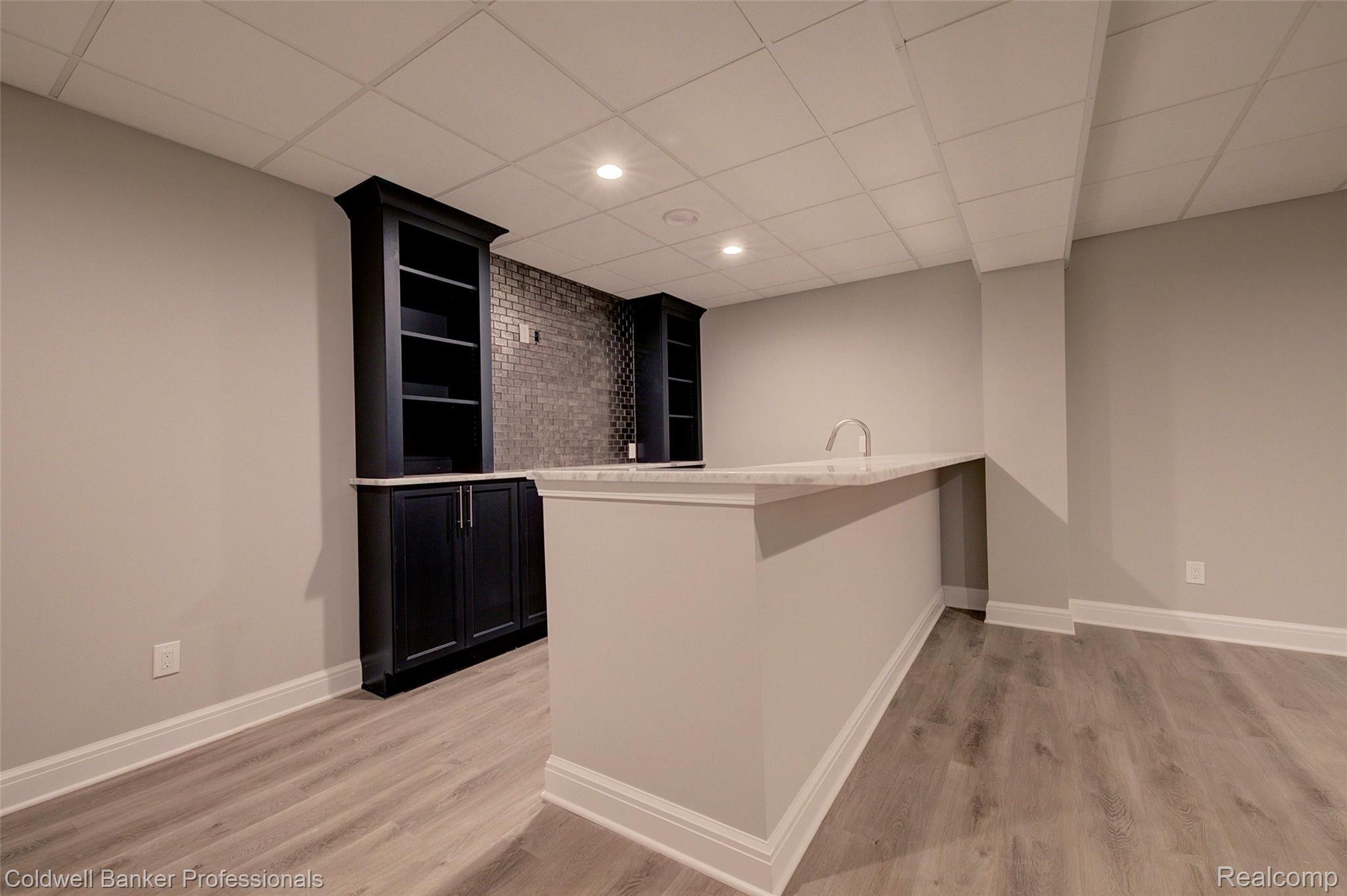 2413 Manchester Road Birmingham, MI 48009 - Photo 77 of 84 4H8A7442_3_4.jpg