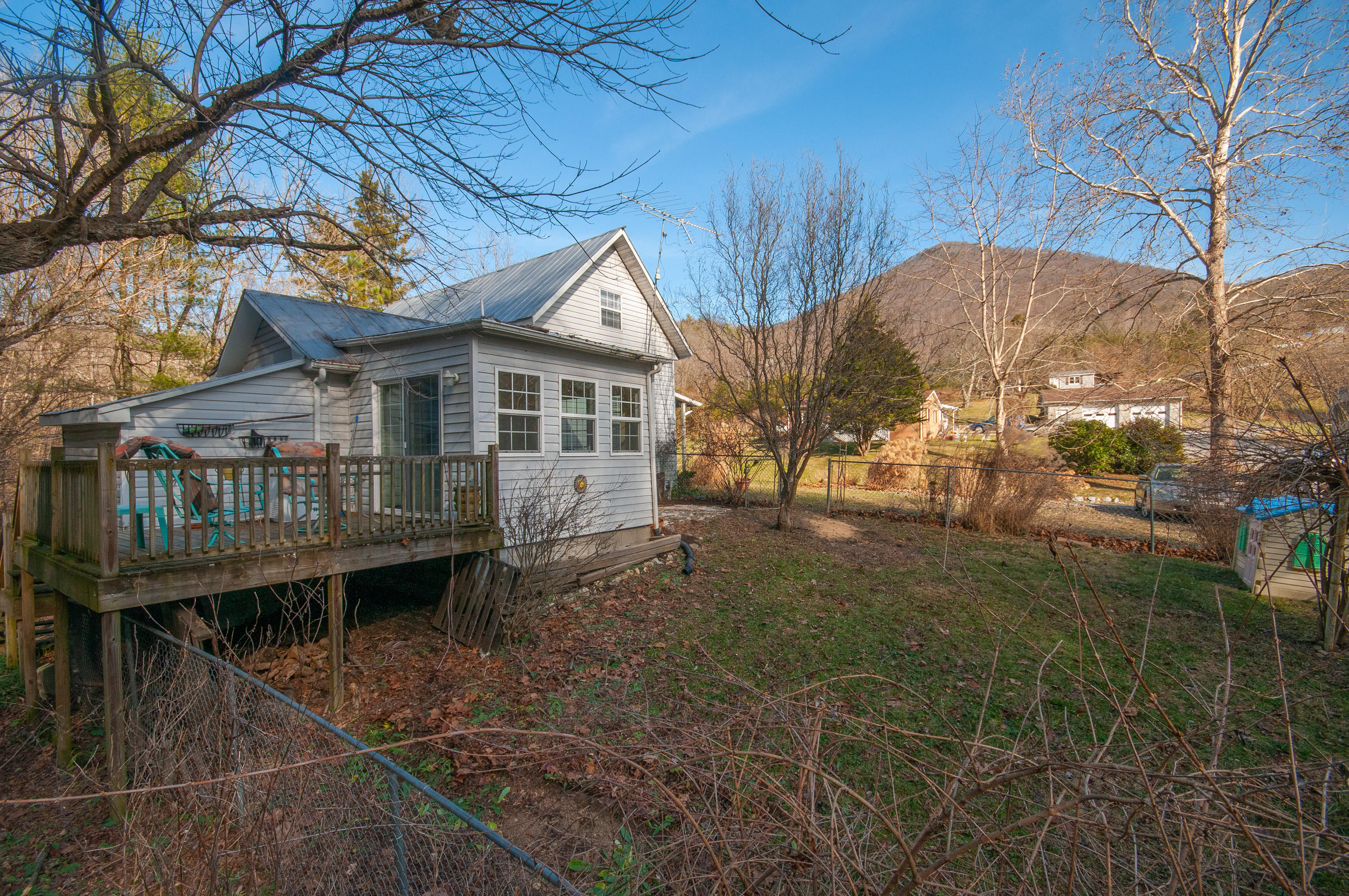 2139 Buffalo Road Buchanan, VA 24066 - Photo 4 of 38 _DSC5521