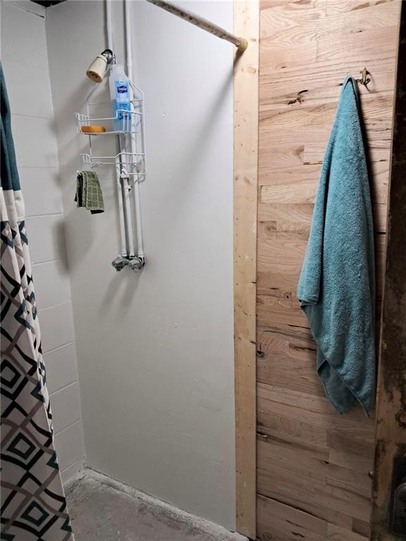 119 Walnut Street Apollo, PA 15613 - Photo 21 of 26 a view of walk in closet