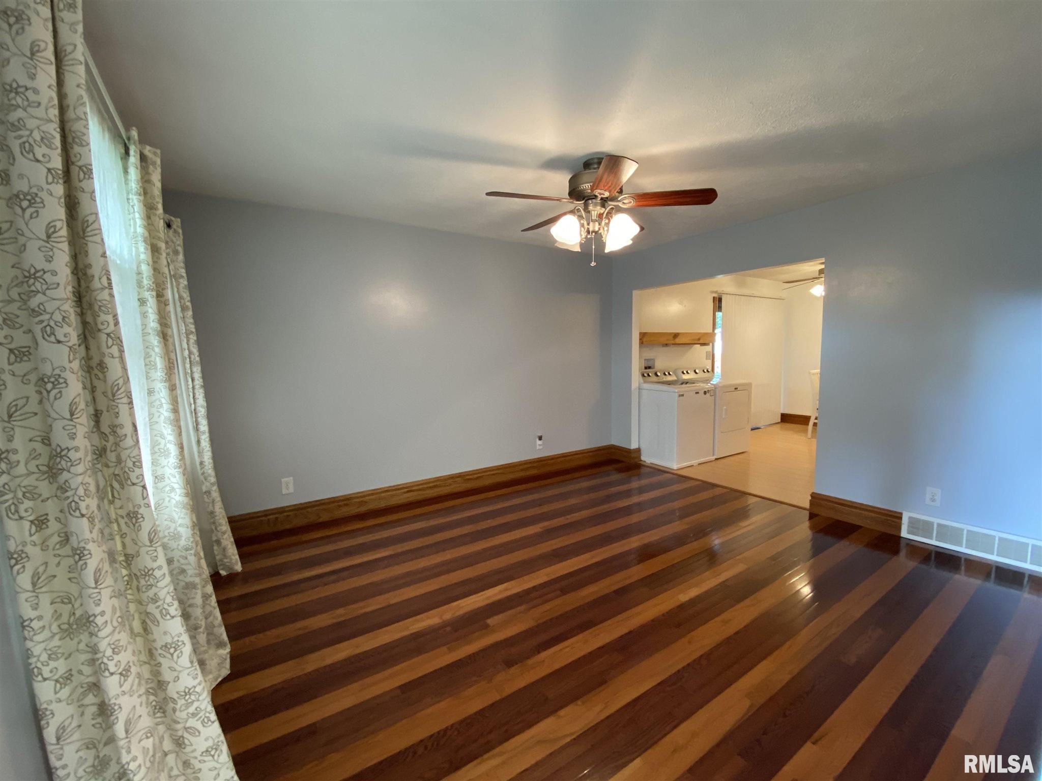 1828 Wolfe Street Springfield, IL 62702 - Photo 5 of 37