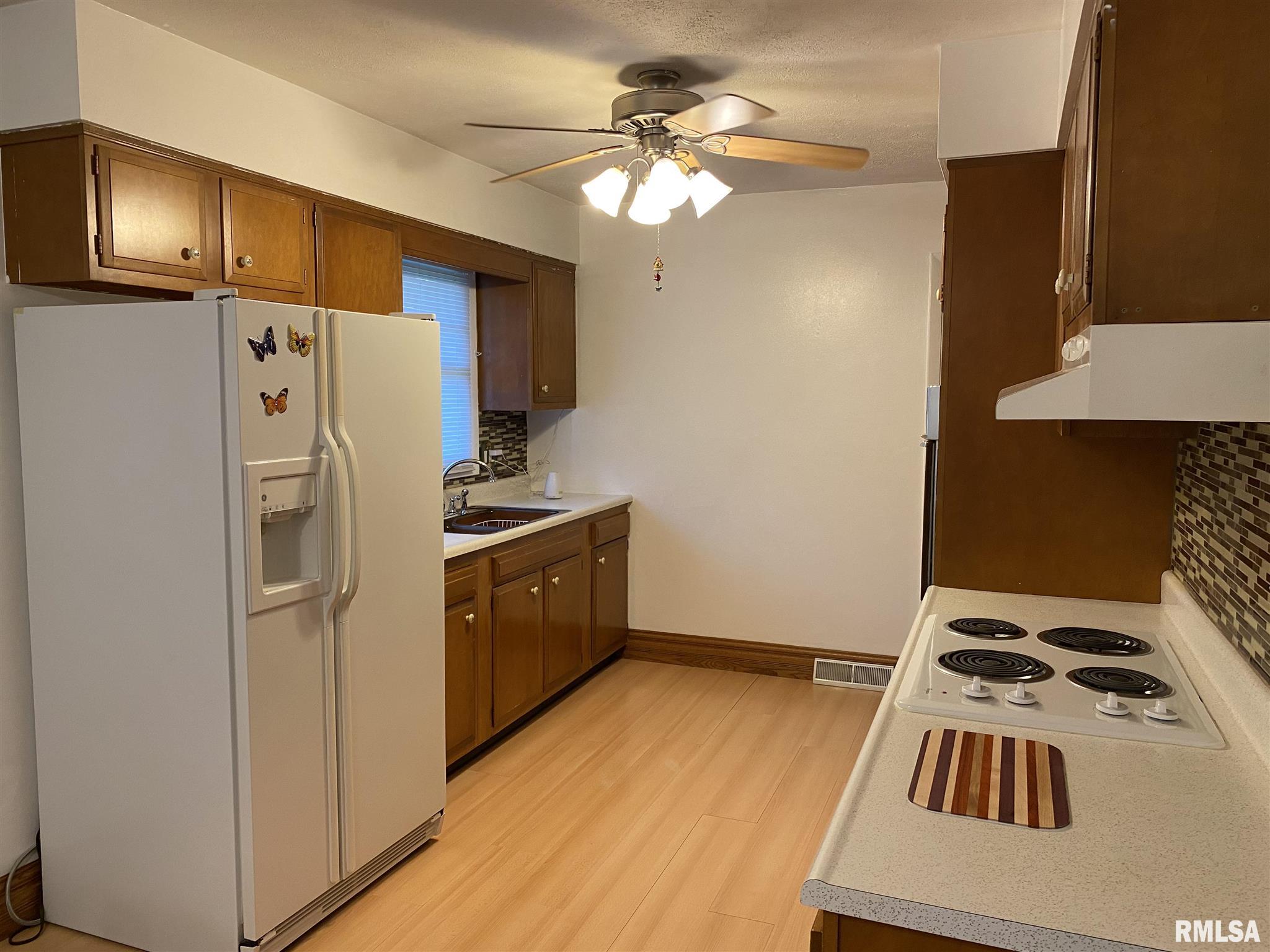 1828 Wolfe Street Springfield, IL 62702 - Photo 7 of 37
