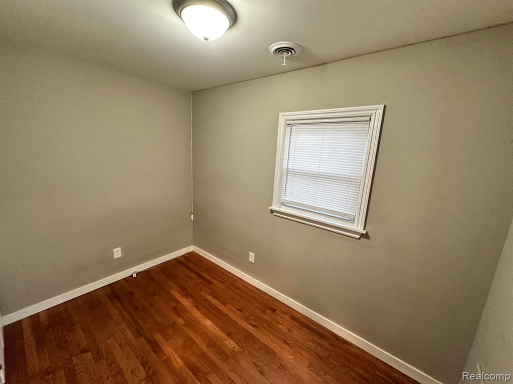 30575 West Nine Mile Road Farmington, MI 48336 - Photo 8 of 15