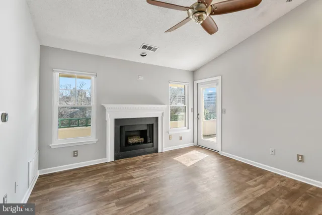 $2,400 | 12024 Taliesin Place, Unit 33, Reston, VA 20190