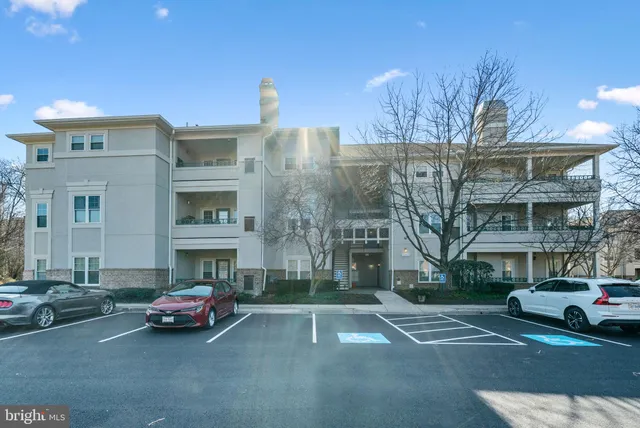 $2,400 | 12024 Taliesin Place, Unit 33, Reston, VA 20190